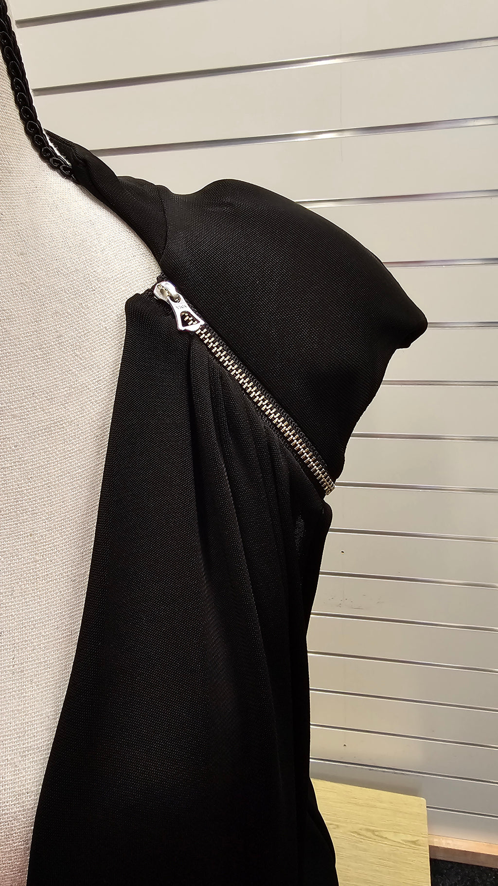 Witchery black dress 100% Viscose - size 14 image 4