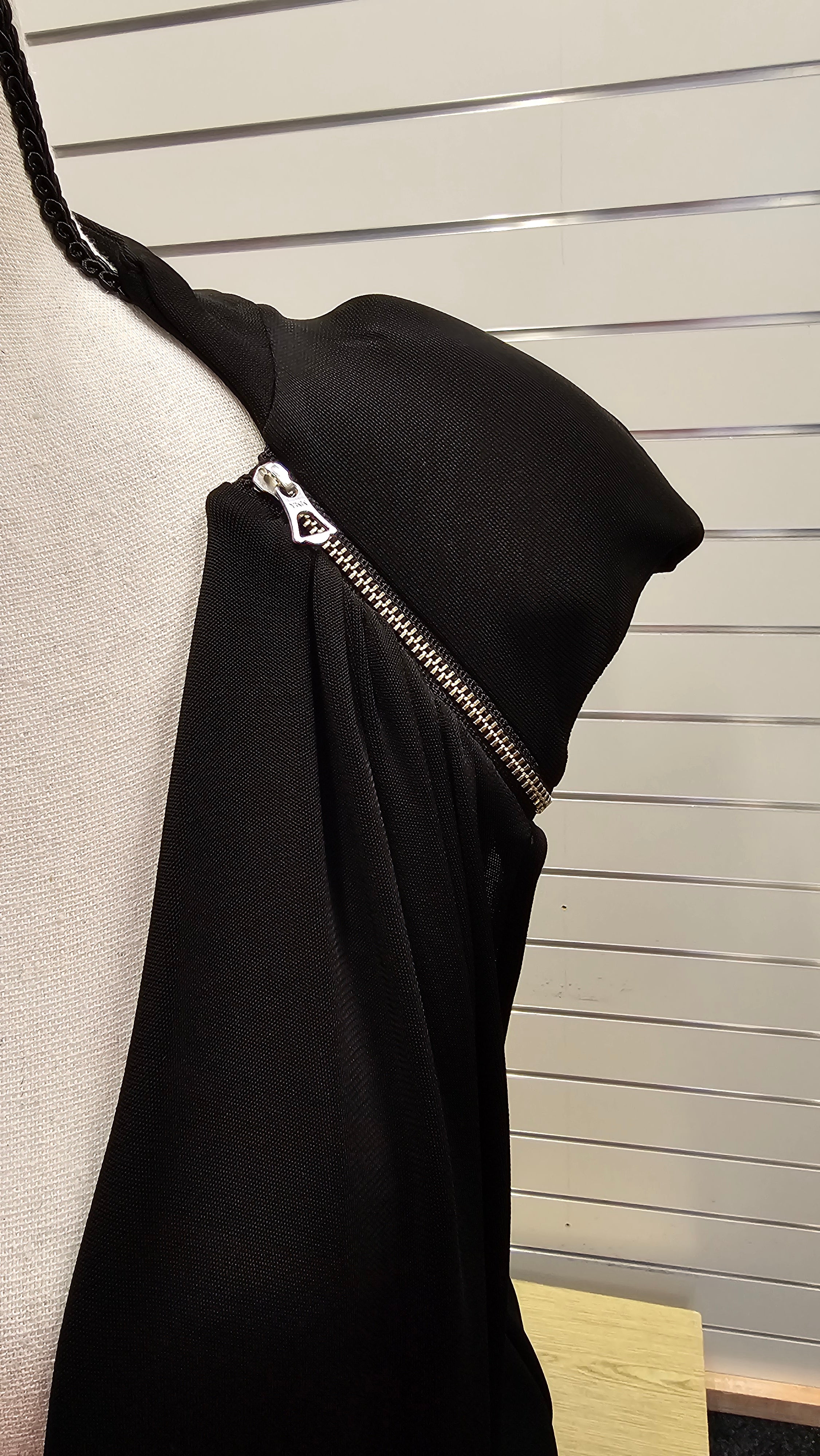 Witchery black dress 100% Viscose - size 14 image 4