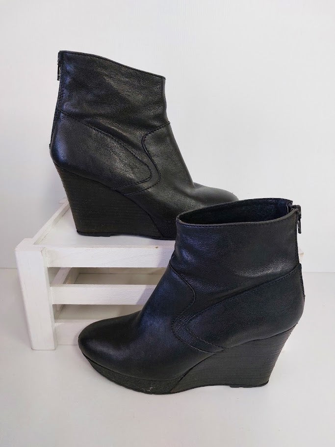 Mi Piachi Black Wedge Ankle Boots - 37 image 0