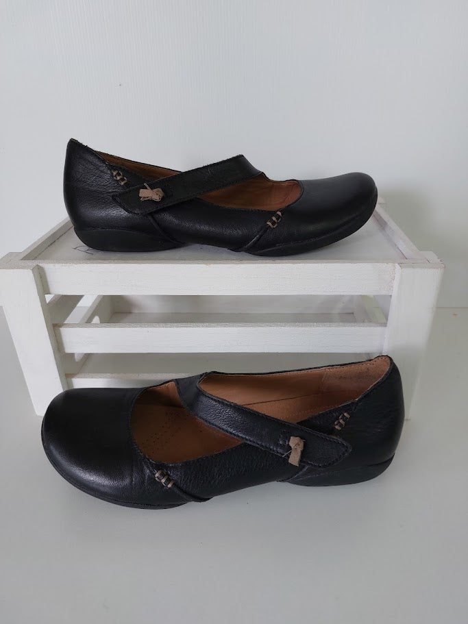 Clarks Shoes - 35 image 0