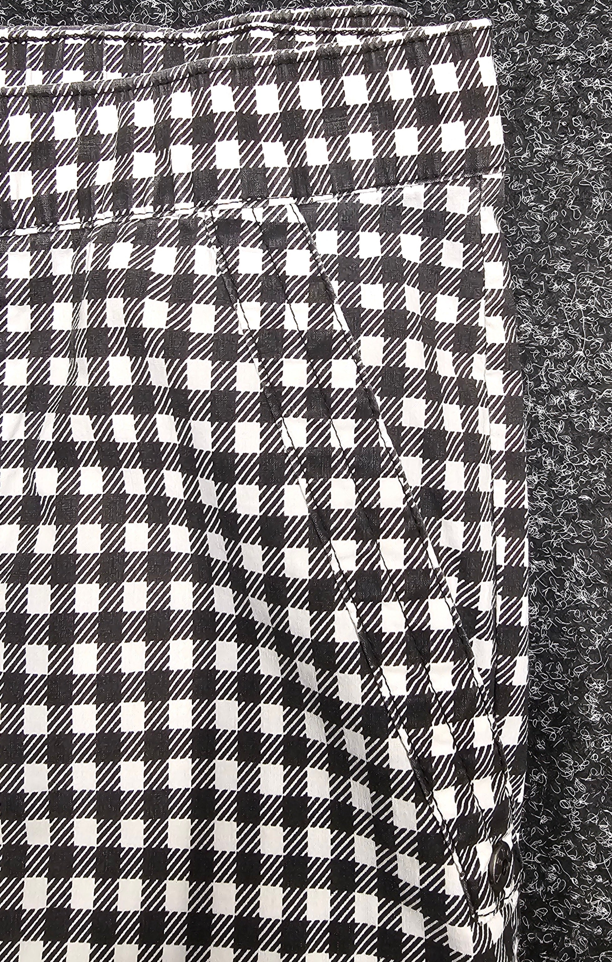 Verge Black And White Shorts - 18 image 2