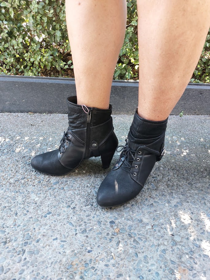 Softwaves Black Leather Ankle Boots - 42 image 1