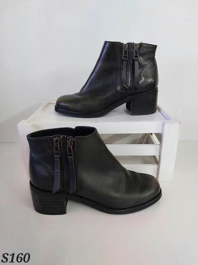 Topshop Black Pleather Ankle Boots - 37 image 0