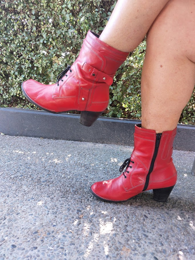 Softwaves Red Leather Ankle Boots - 42 image 0
