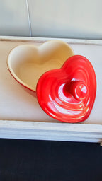 Red Plate & 4 Heart Cocottes with lids - Set image 3