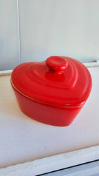 Red Plate & 4 Heart Cocottes with lids - Set image 2