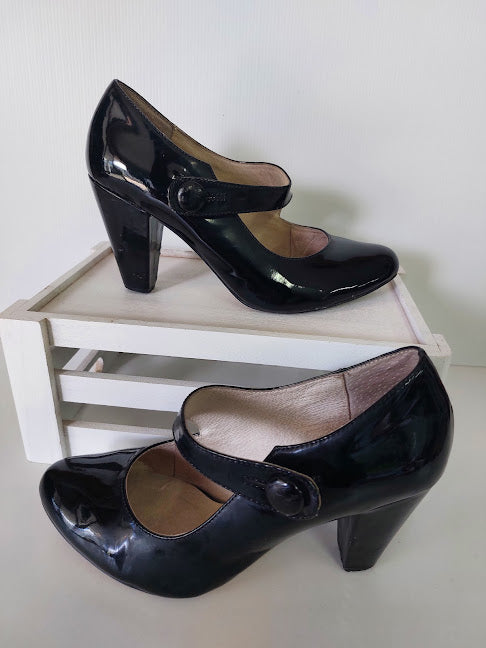 Isabella Anselmi Black Patent Heels - 38.5 image 0