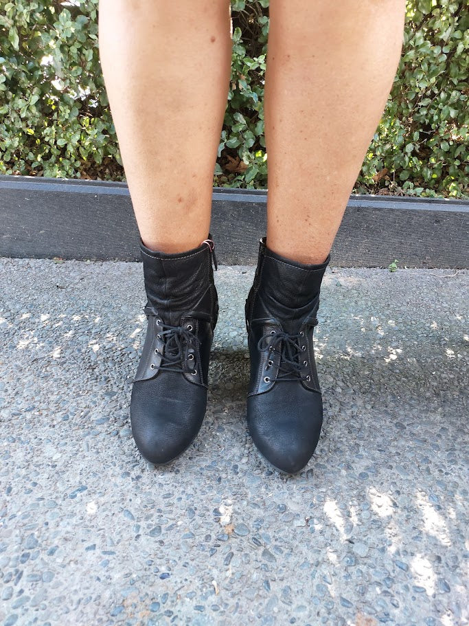 Softwaves Black Leather Ankle Boots - 42 image 2
