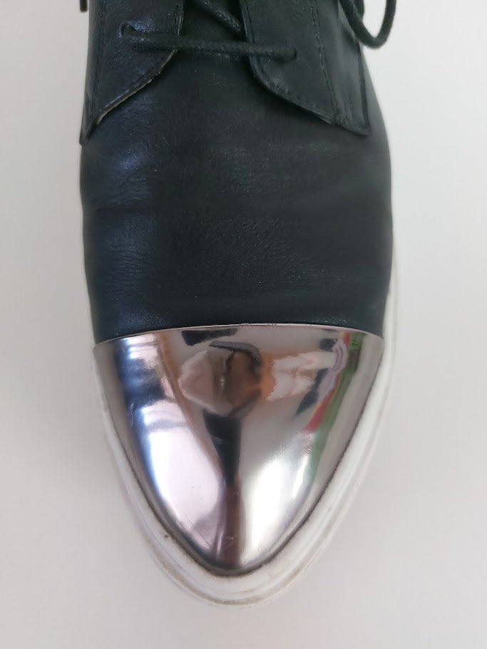 Black with Bronze Toe Detail Lace Up Shoes - Gelato image 3
