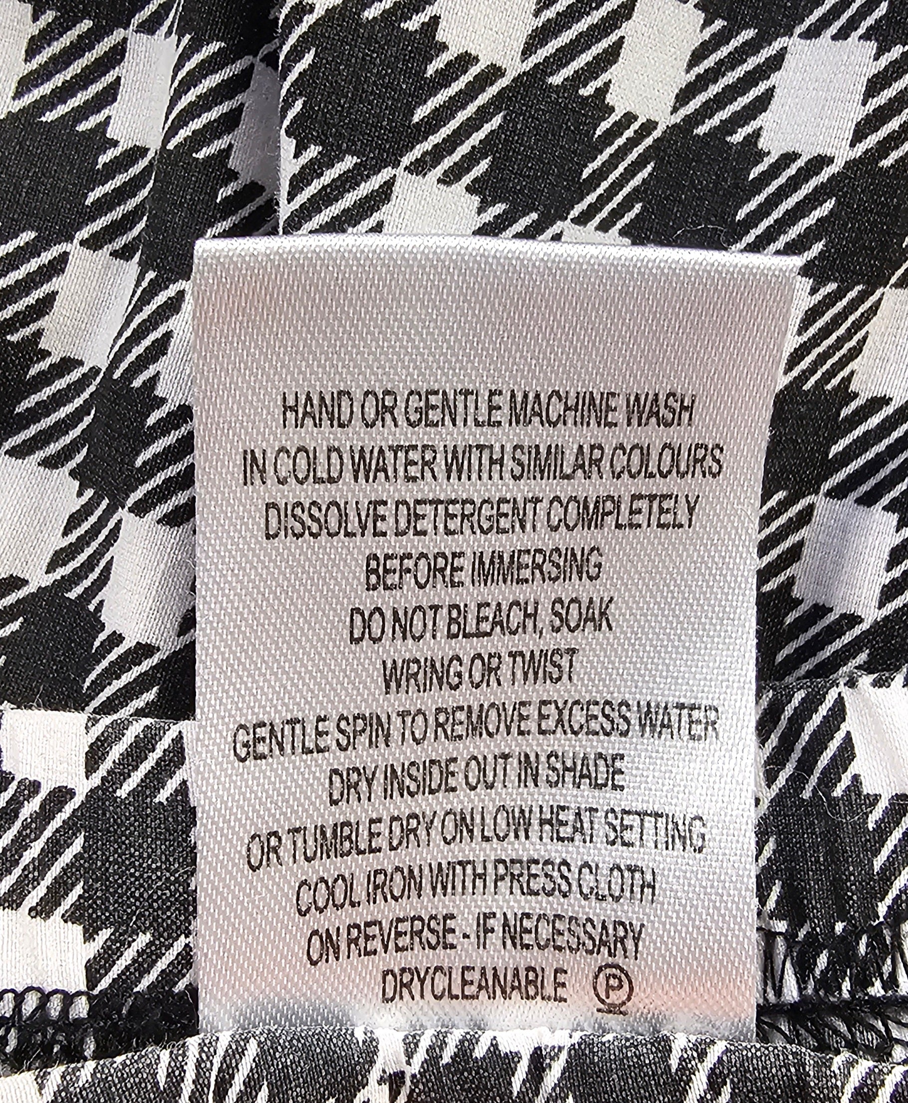 Verge Black And White Shorts - 18 image 6