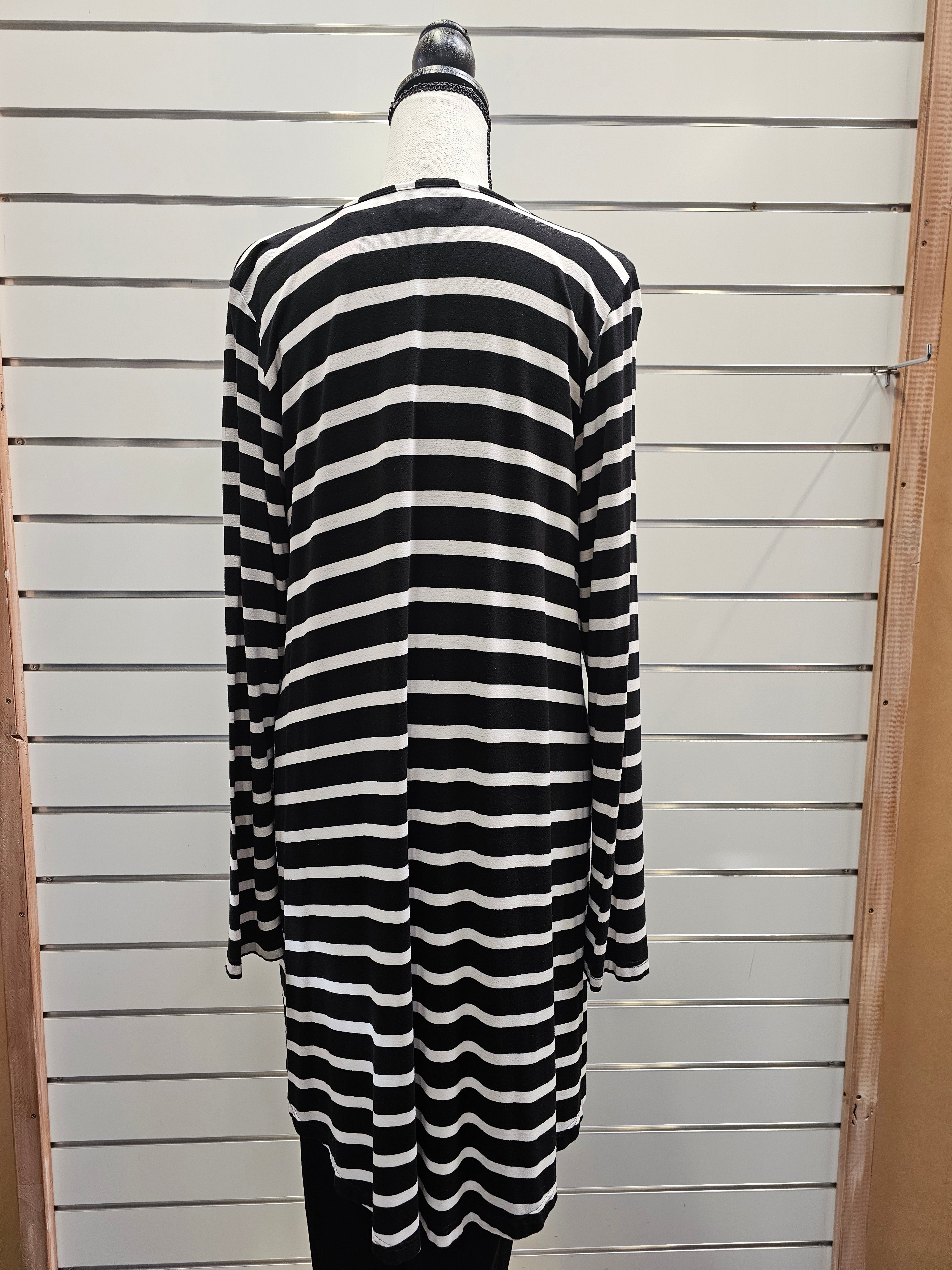 The Carpenters Daughter Black/White Tunic - S image 1