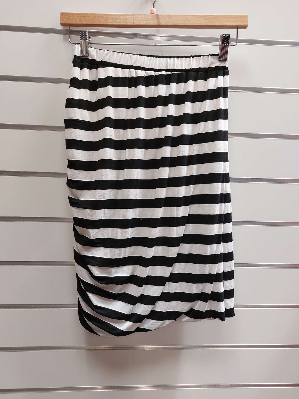 Pretty Basic Stretch Skirt - XS image 0