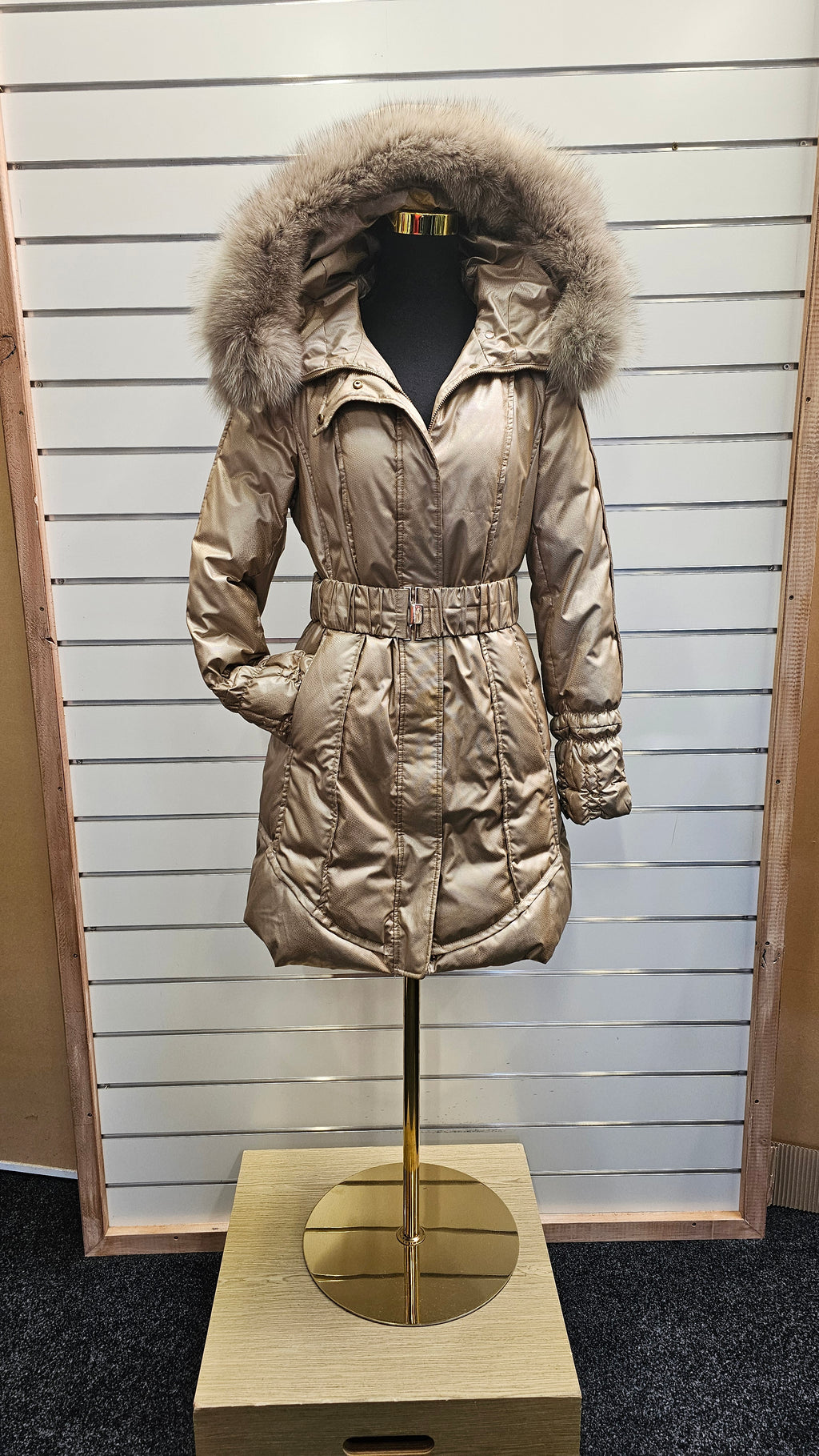 Discovering Gold Puff Coat - 14 image 0
