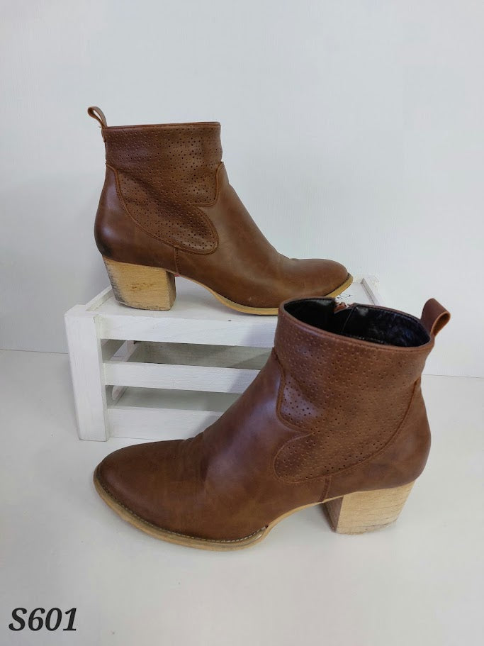 Loscabos Brown Leather Ankle Boots - 40 image 0