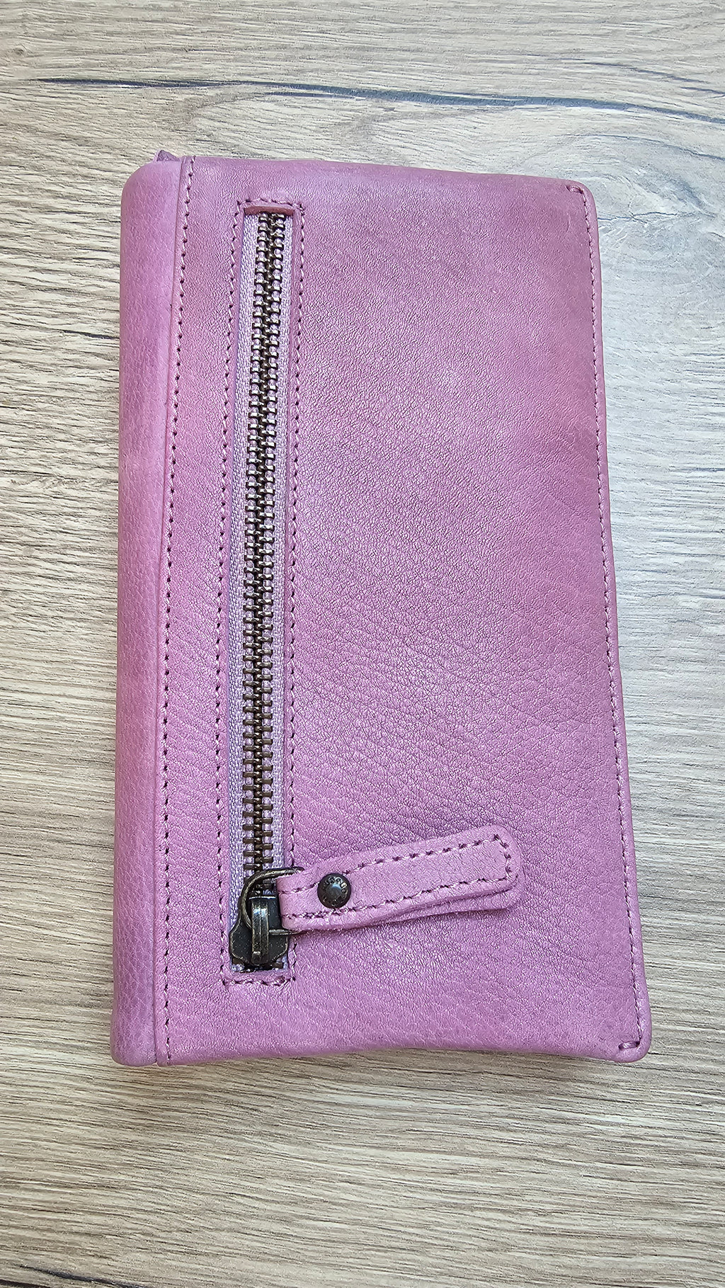 Rugged Hide Lilac Bowie Wallet leather