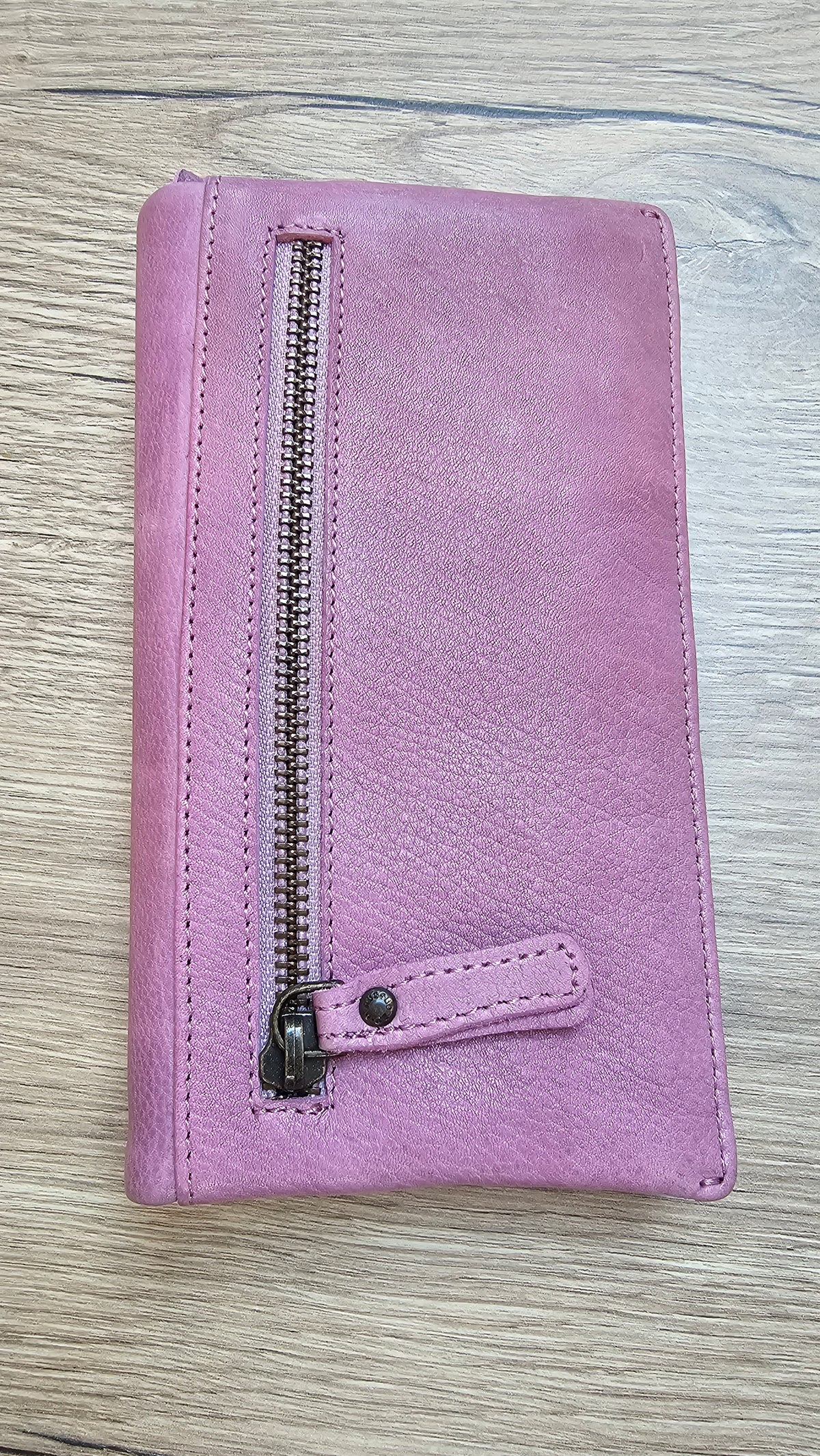 Rugged Hide Lilac Bowie Wallet leather