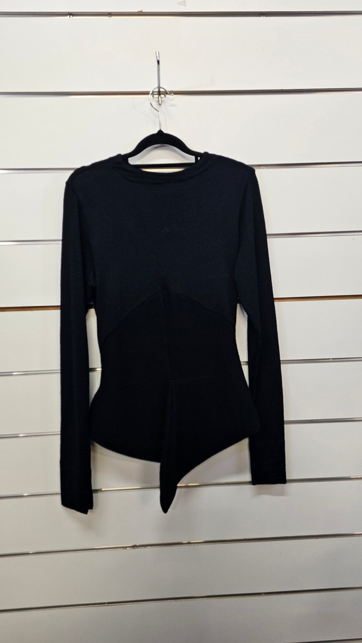 Mild Red Black L/S Knit Top with Belt - L