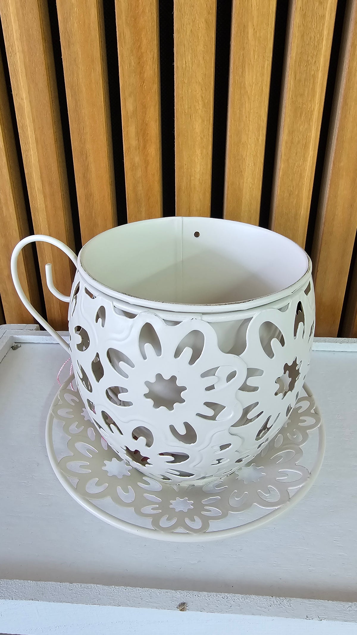 Metal teapot planter M