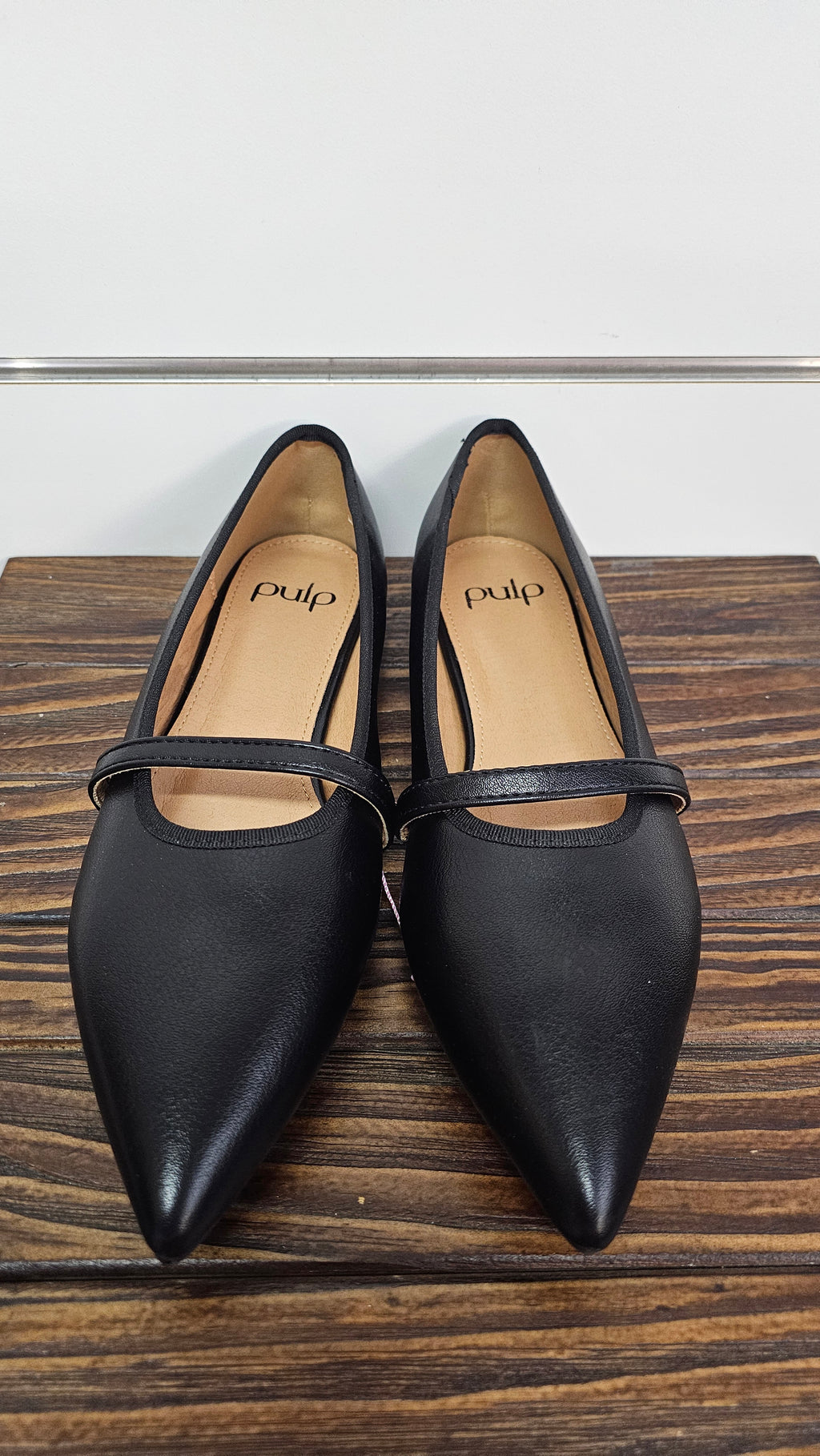 Pulp Black Pointed-Toe Strap Flats - 40