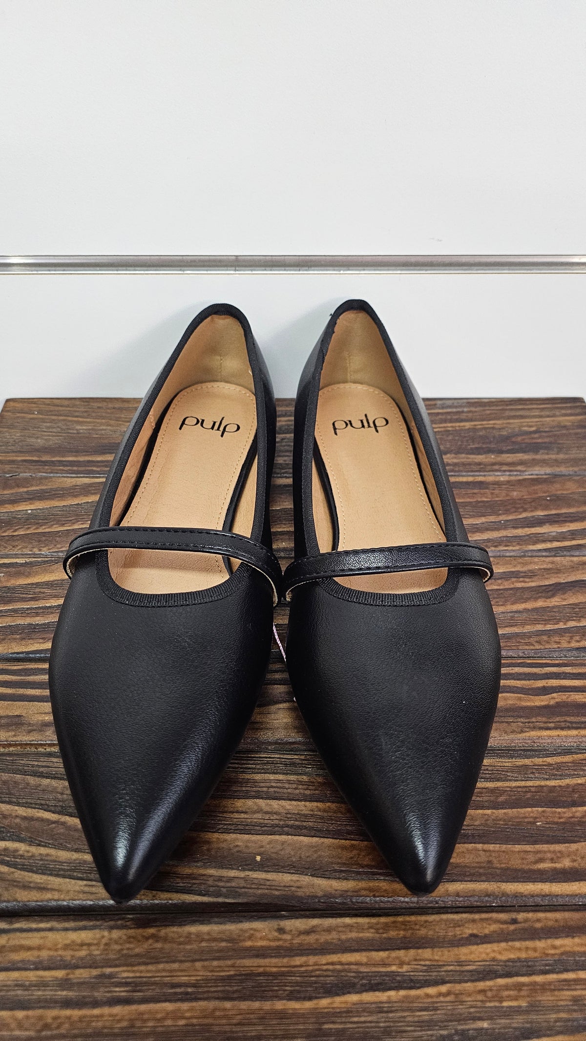 Pulp Black Pointed-Toe Strap Flats - 40