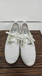 Shin Side Out Cream Leather Sneakers 41