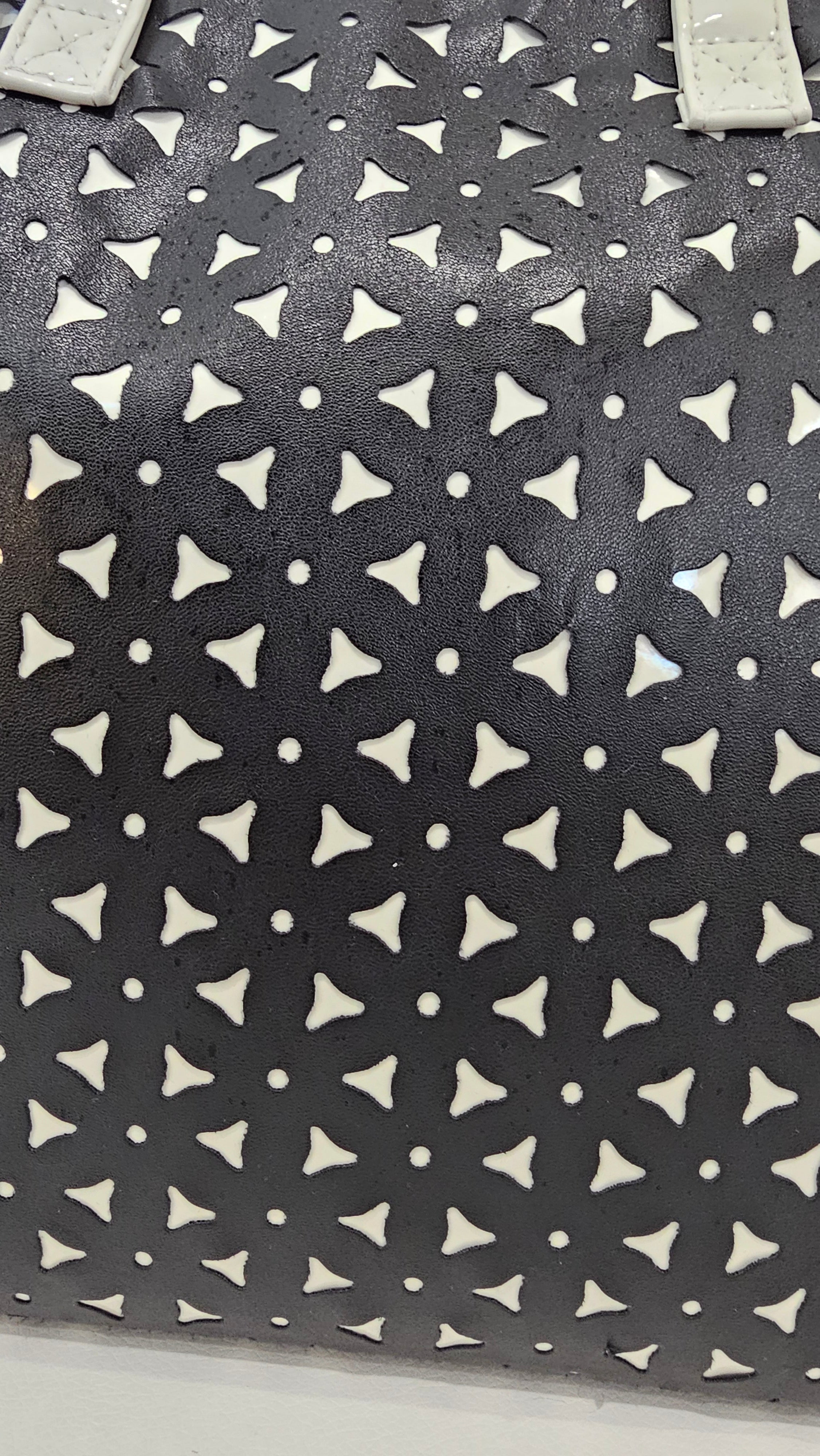 Mondo black and white handbag
