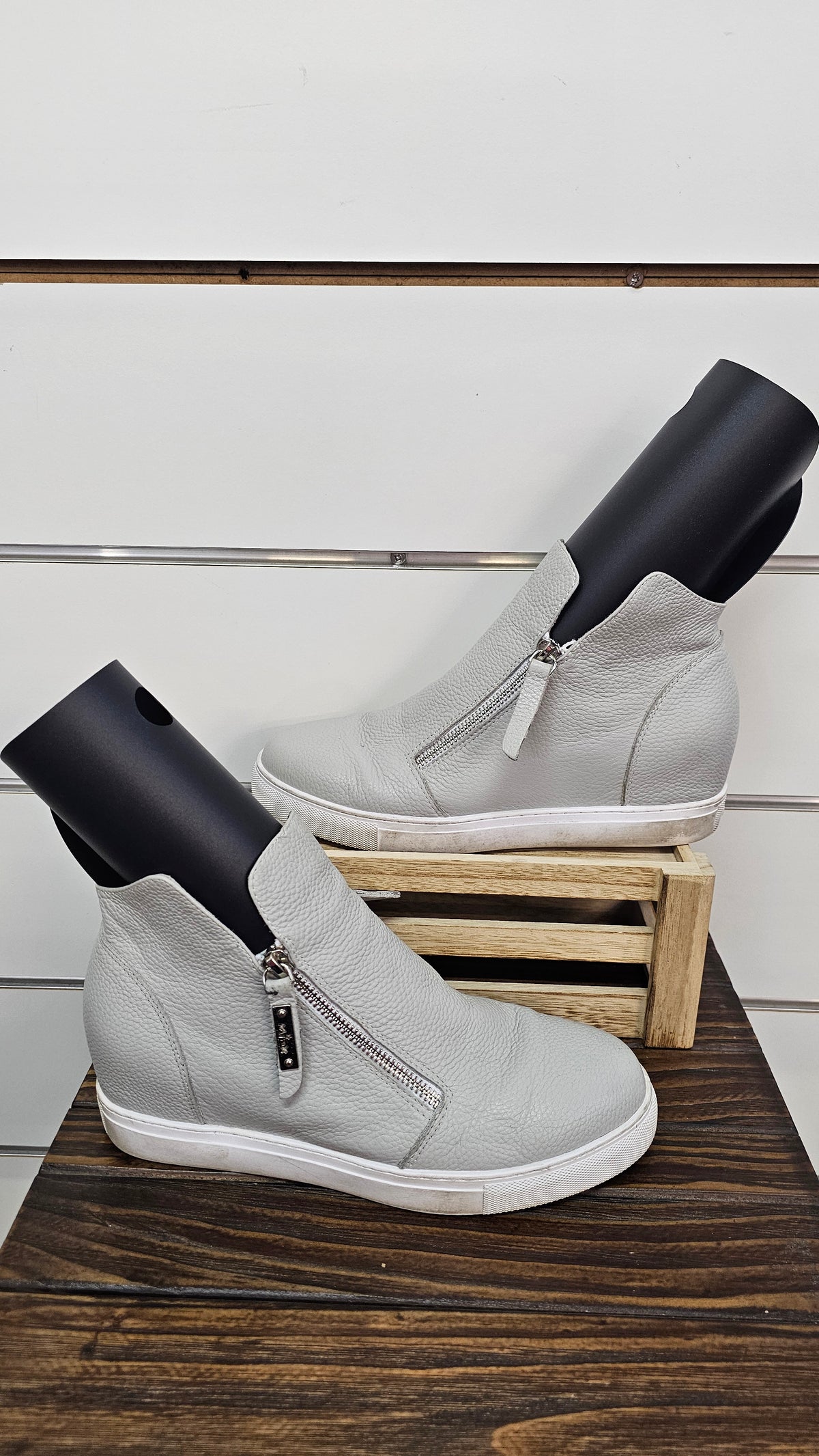 Minx Light Grey Leather Boots with Double-Side Zips - 40