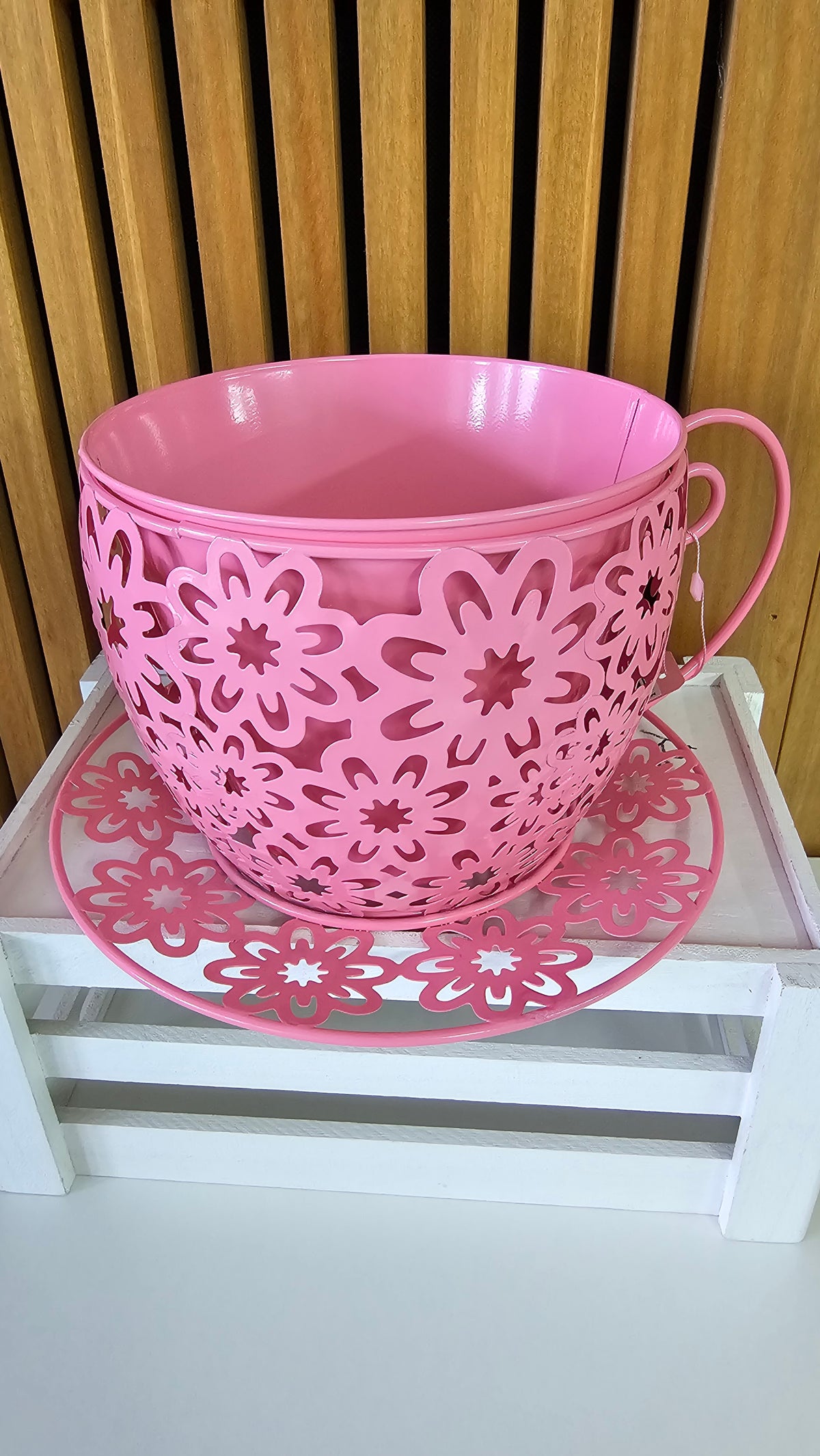 Metal teapot planter L