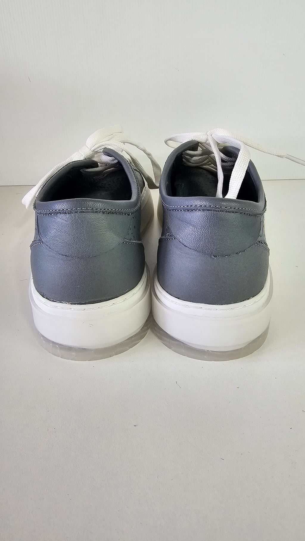 Skinny Side out Grey Dress Sneaker - 38