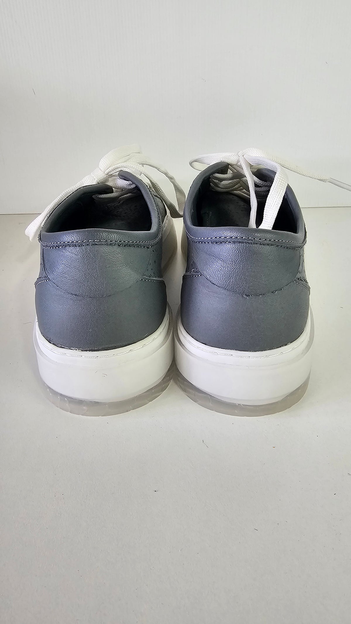 Skinny Side out Grey Dress Sneaker - 38