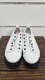 Minx White Leather Shoes with Black Sole and Studs - 40
