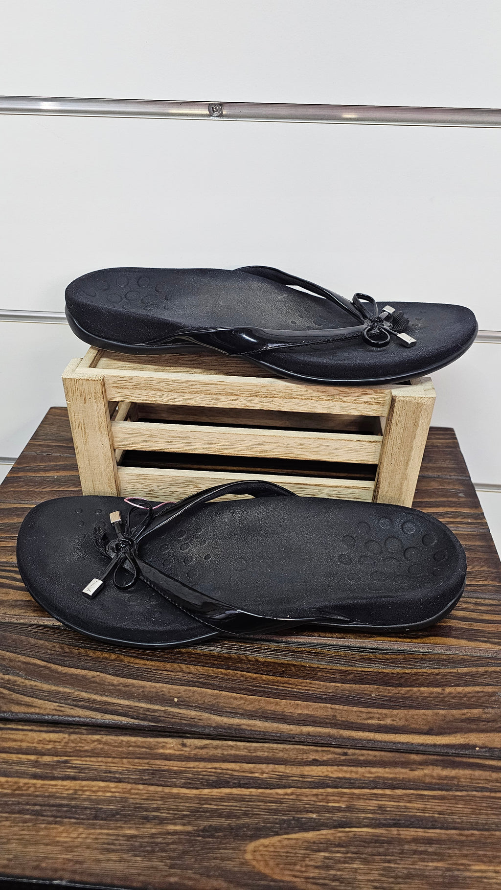 Vionic Black Bow Sandals 41