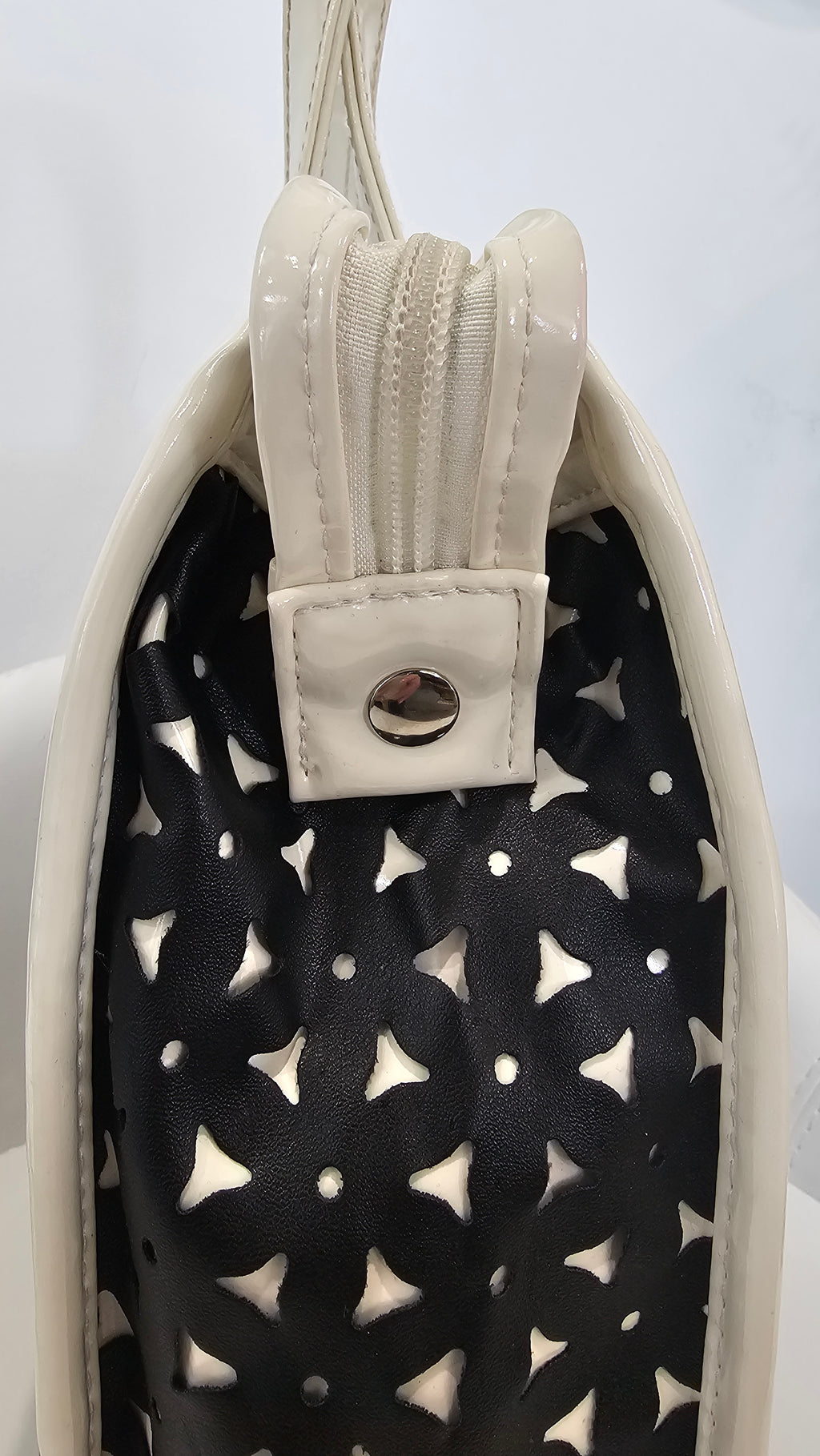 Mondo black and white handbag